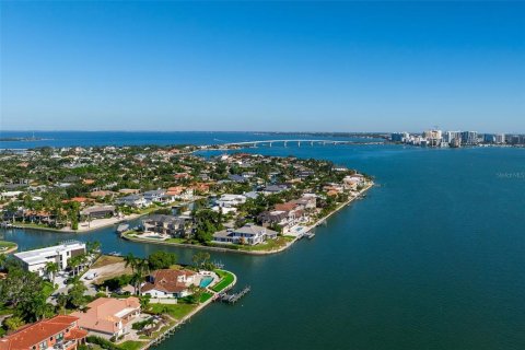 House in Sarasota, Florida 5 bedrooms, 535.77 sq.m. № 2214475 - photo 17
