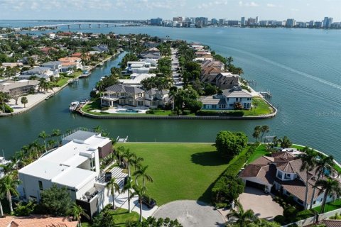 House in Sarasota, Florida 5 bedrooms, 535.77 sq.m. № 2214475 - photo 13