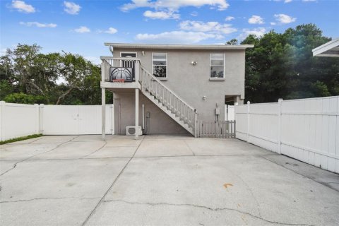 House in Tampa, Florida 5 bedrooms, 282.52 sq.m. № 1760579 - photo 24