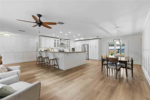Villa ou maison à vendre à Sarasota, Floride: 5 chambres, 324.14 m2 № 2407011 - photo 12