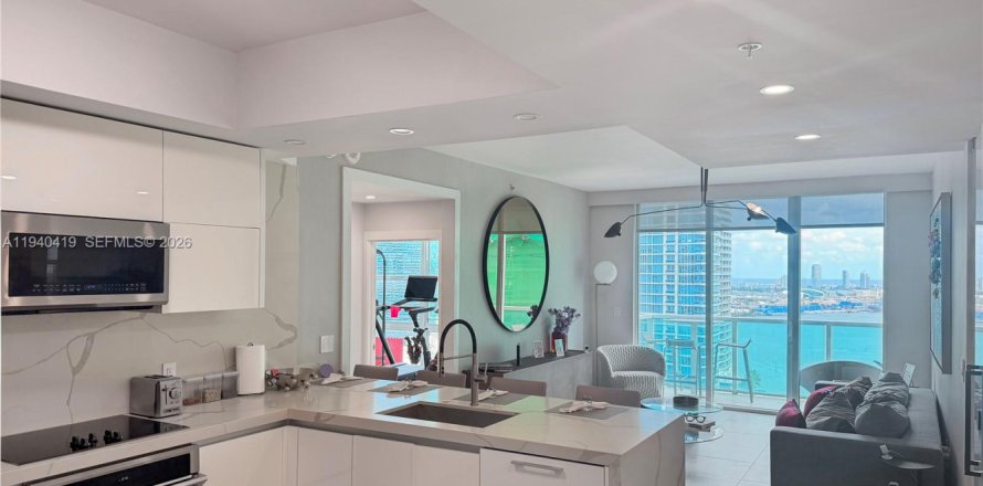 Condo à Miami, Floride, 3 chambres  № 1998294