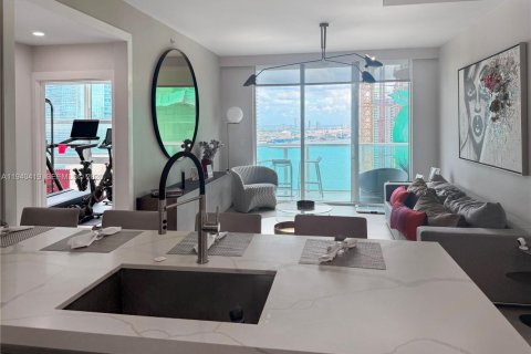 Copropriété à louer à Miami, Floride: 3 chambres, 131.83 m2 № 1998294 - photo 4