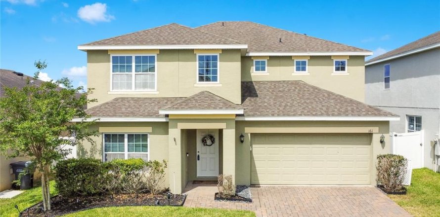 House in Davenport, Florida 4 bedrooms, 263.66 sq.m. № 1659461