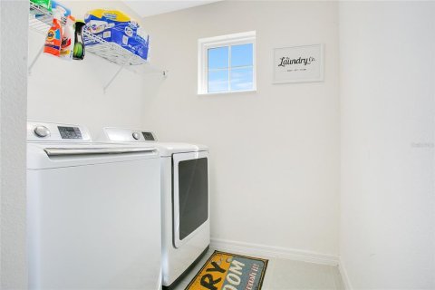 House in Davenport, Florida 4 bedrooms, 263.66 sq.m. № 1659461 - photo 22