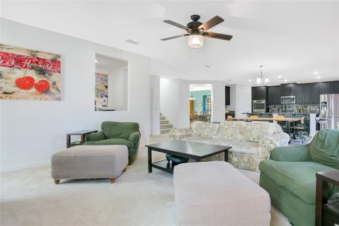 House in Davenport, Florida 4 bedrooms, 263.66 sq.m. № 1659461 - photo 5
