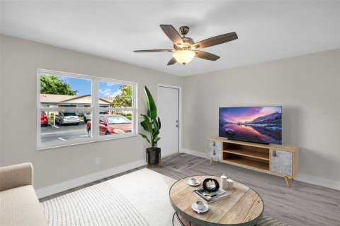 Villa ou maison à vendre à Clearwater, Floride: 1 chambre, 55.09 m2 № 2143983 - photo 4