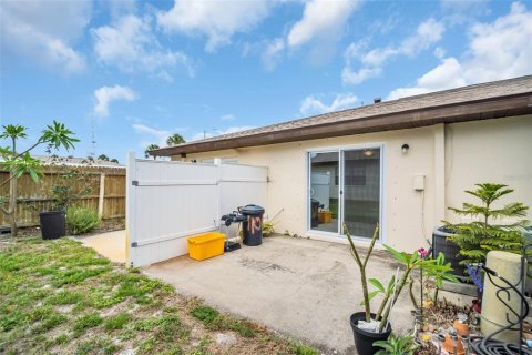 Villa ou maison à vendre à Clearwater, Floride: 1 chambre, 55.09 m2 № 2143983 - photo 16