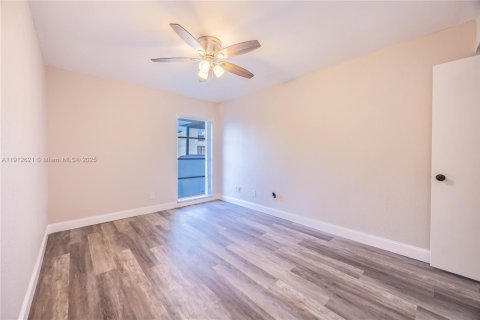 Купить таунхаус в Лодерхилл, Флорида 3 спальни, 161.65м2, № 1968731 - фото 28