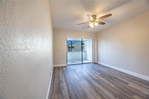 Купить таунхаус в Лодерхилл, Флорида 3 спальни, 161.65м2, № 1968731 - фото 21