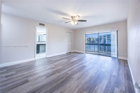 Купить таунхаус в Лодерхилл, Флорида 3 спальни, 161.65м2, № 1968731 - фото 25