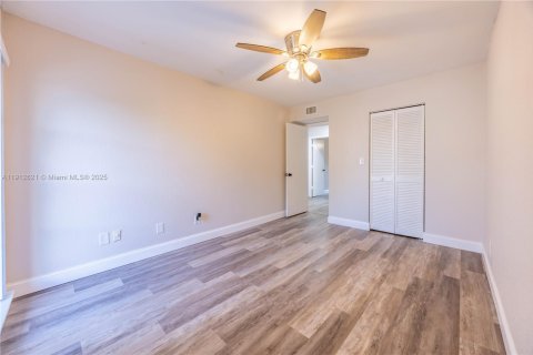 Купить таунхаус в Лодерхилл, Флорида 3 спальни, 161.65м2, № 1968731 - фото 29