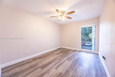 Купить таунхаус в Лодерхилл, Флорида 3 спальни, 161.65м2, № 1968731 - фото 27