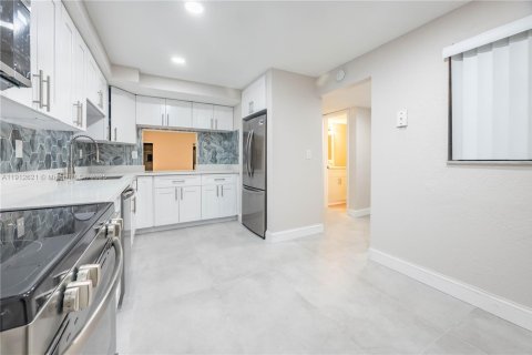 Купить таунхаус в Лодерхилл, Флорида 3 спальни, 161.65м2, № 1968731 - фото 3