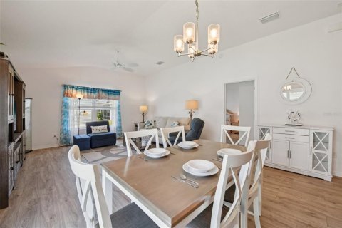 House in The Villages, Florida 2 bedrooms, 117.61 sq.m. № 1886414 - photo 13