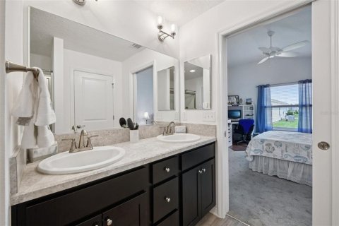House in The Villages, Florida 2 bedrooms, 117.61 sq.m. № 1886414 - photo 25