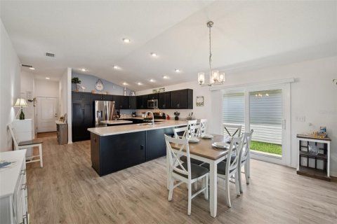 House in The Villages, Florida 2 bedrooms, 117.61 sq.m. № 1886414 - photo 12