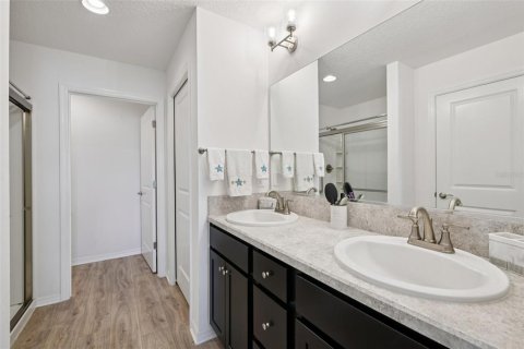 House in The Villages, Florida 2 bedrooms, 117.61 sq.m. № 1886414 - photo 30