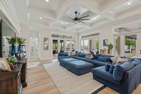 House in Jupiter, Florida 6 bedrooms, 639.82 sq.m. № 2180247 - photo 12