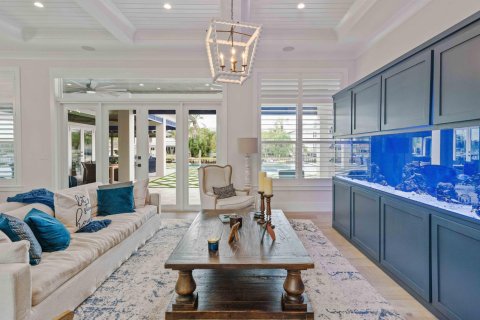 House in Jupiter, Florida 6 bedrooms, 639.82 sq.m. № 2180247 - photo 9