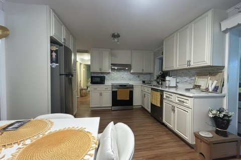 Villa ou maison à vendre à DeLand, Floride: 3 chambres, 125.14 m2 № 2290522 - photo 2