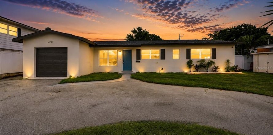 Casa en Saint Petersburg, Florida 3 dormitorios, 137.87 m2 № 2208830