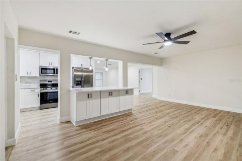 Casa en venta en Saint Petersburg, Florida, 3 dormitorios, 137.87 m2 № 2208830 - foto 22