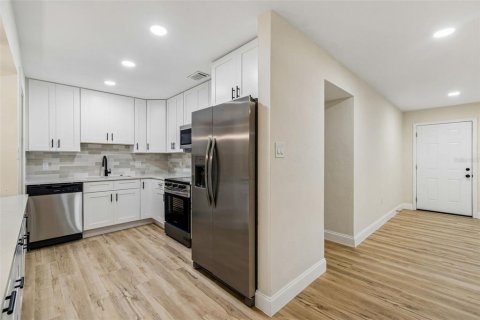Casa en venta en Saint Petersburg, Florida, 3 dormitorios, 137.87 m2 № 2208830 - foto 14