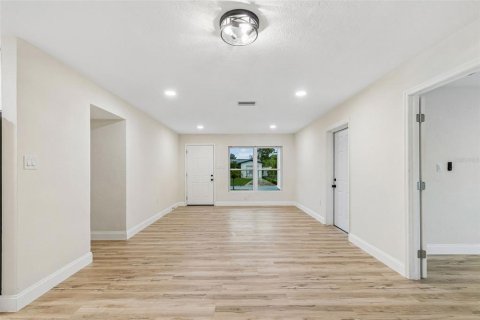 Casa en venta en Saint Petersburg, Florida, 3 dormitorios, 137.87 m2 № 2208830 - foto 10