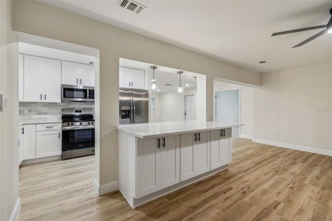 Casa en venta en Saint Petersburg, Florida, 3 dormitorios, 137.87 m2 № 2208830 - foto 19
