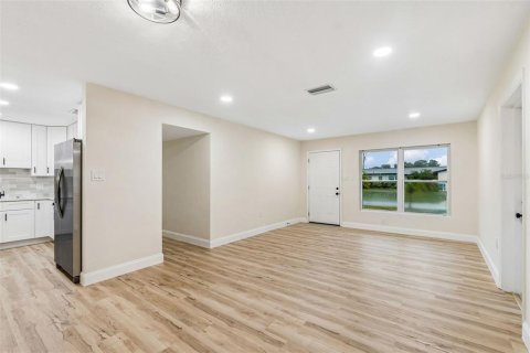 Casa en venta en Saint Petersburg, Florida, 3 dormitorios, 137.87 m2 № 2208830 - foto 11