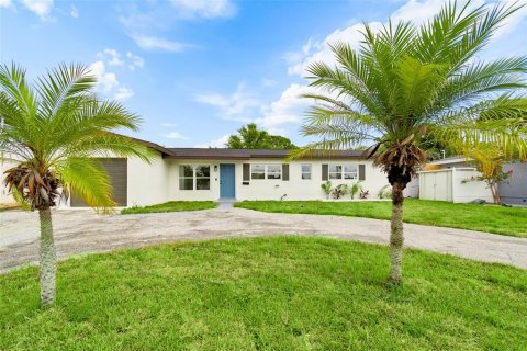 Casa en venta en Saint Petersburg, Florida, 3 dormitorios, 137.87 m2 № 2208830 - foto 3