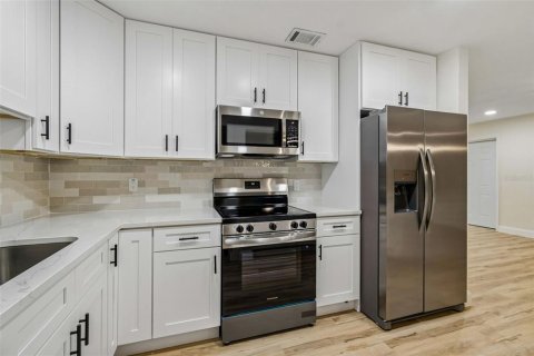 Casa en venta en Saint Petersburg, Florida, 3 dormitorios, 137.87 m2 № 2208830 - foto 15