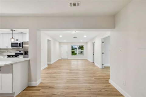 Casa en venta en Saint Petersburg, Florida, 3 dormitorios, 137.87 m2 № 2208830 - foto 26