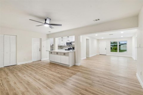 Casa en venta en Saint Petersburg, Florida, 3 dormitorios, 137.87 m2 № 2208830 - foto 23