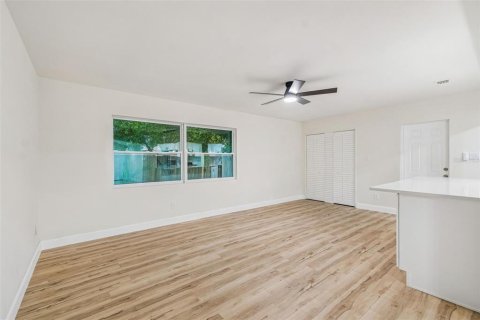 Casa en venta en Saint Petersburg, Florida, 3 dormitorios, 137.87 m2 № 2208830 - foto 24