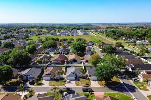 House in Davenport, Florida 3 bedrooms, 139.54 sq.m. № 2097641 - photo 4