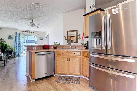 House in Davenport, Florida 3 bedrooms, 139.54 sq.m. № 2097641 - photo 25