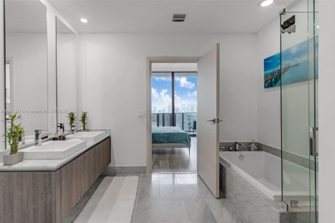 Condo in Miami, Florida, 1 bedroom № 1969310 - photo 15