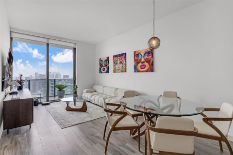 Condo in Miami, Florida, 1 bedroom № 1969310 - photo 1