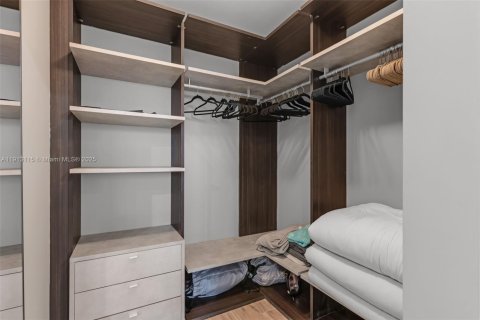 Condo in Miami, Florida, 1 bedroom № 1969310 - photo 18