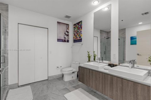 Condo in Miami, Florida, 1 bedroom № 1969310 - photo 17