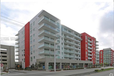 Кондоминиум с 3 спальнями в Дорал, Флорида № 2011396