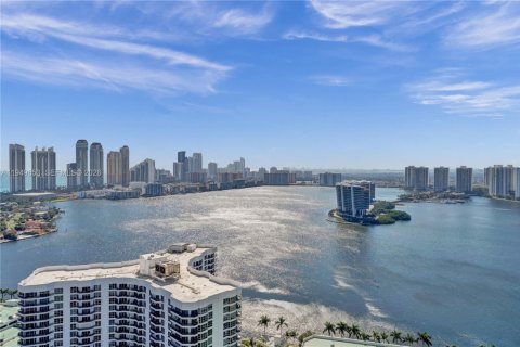 Condo in Aventura, Florida, 3 bedrooms  № 2007601 - photo 4