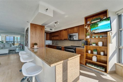 Condo in Aventura, Florida, 3 bedrooms  № 2007601 - photo 29