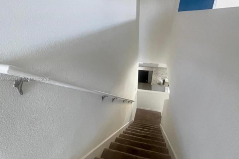 House in Davenport, Florida 4 bedrooms, 267.65 sq.m. № 2025822 - photo 21