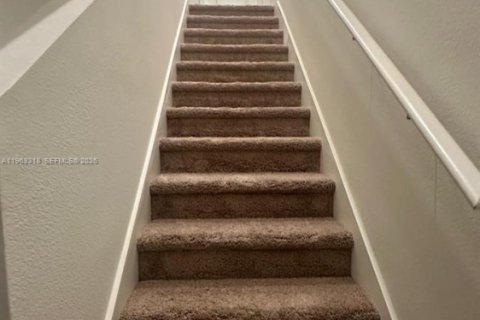 House in Davenport, Florida 4 bedrooms, 267.65 sq.m. № 2025822 - photo 14