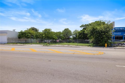 Commercial property in Miami, Florida № 1839115 - photo 14