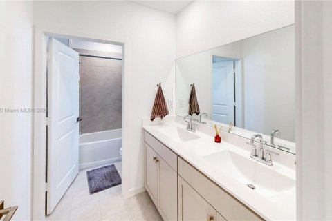 Touwnhouse à vendre à Homestead, Floride: 4 chambres, 163.23 m2 № 1969500 - photo 22
