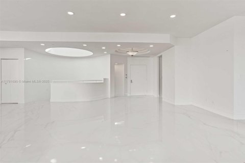 Condominio en alquiler en Aventura, Florida, 3 dormitorios, 281.49 m2 № 1739672 - foto 11