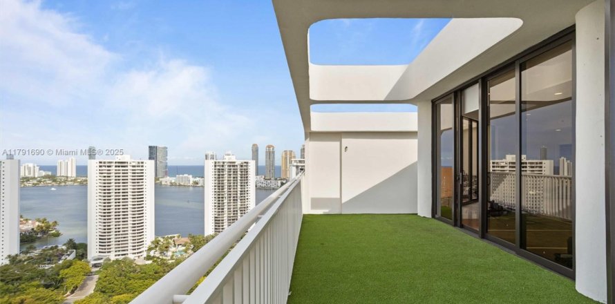 Condominio en Aventura, Florida, 3 dormitorios  № 1739672